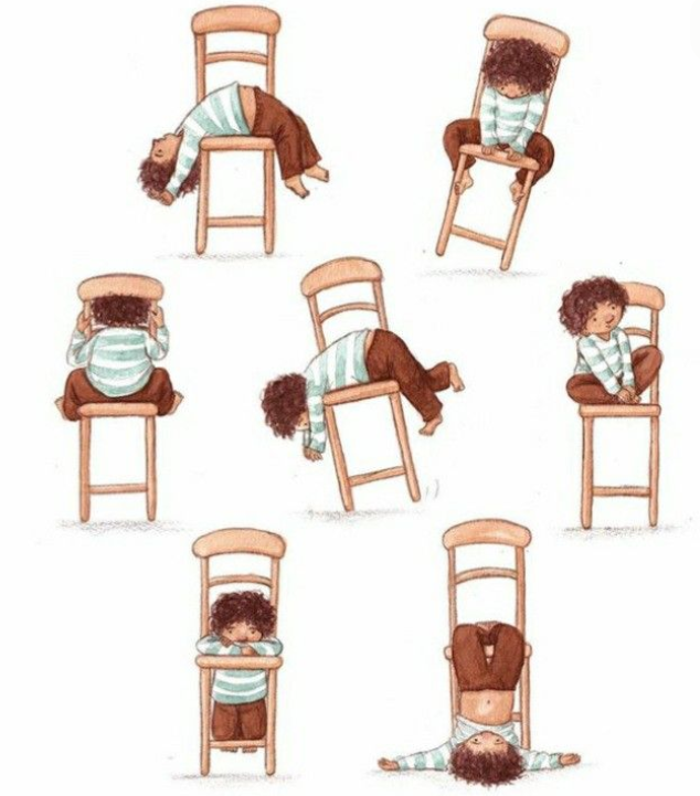 Enfant qui bouge sur une chaise